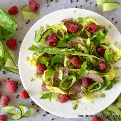Sałatki do pieczonej gęsi: 10+ pomysłów na idealny dodatek!