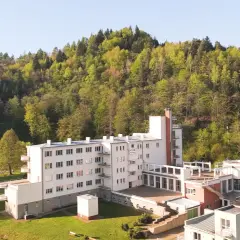 Żegiestów-Zdrój sanatorium: skuteczne leczenie w malowniczej scenerii