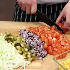 Jak zrobić sałatkę gyros w 15 minut – prosty przepis na każdy stół