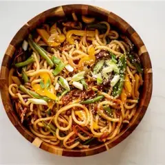 Spaghetti bez mięsa z warzywami: 7 przepisów na szybki i sycący obiad
