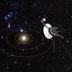 Sonda Voyager 2 przemierza kosmos, oddalając się od Słońca i planet.