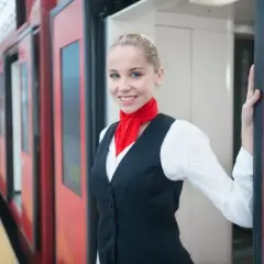 Jak zostać konduktorem w PKP Intercity - poznaj wymagania i kroki