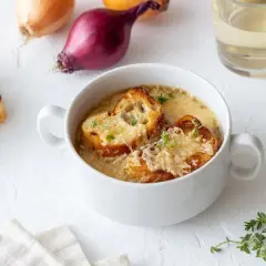 El Secreto de la Sopa de Cebolla: Receta y Caramelización Perfecta