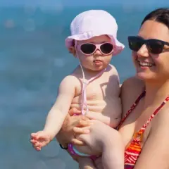 Co zabrać na wakacje z niemowlakiem za granicą, aby uniknąć stresu