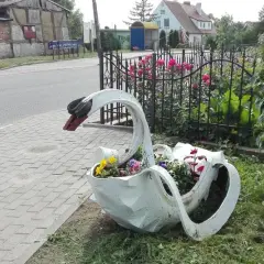 Jak zrobić łabędzia z opony - prosty sposób na piękną dekorację ogrodową