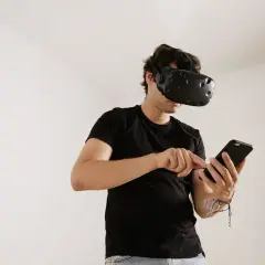 Tryb VR w telefonie: Jak włączyć i wybrać gogle? Poradnik eksperta