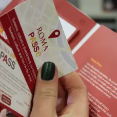 Roma Pass, ideale per esplorare la città e la metro. Un pass per turismo, cultura e divertimento.