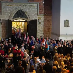Ile trwa msza odpustowa? Zaskakujące różnice w czasie trwania