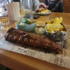 Bacówka Chyżne: Odkryj smaki Podhala! Menu, opinie i dojazd