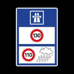 Panneau autoroutier indiquant une vitesse limite de 130 km/h par temps sec et 110 km/h par temps de pluie.