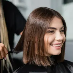 Najlepsze fryzury dla cienkich włosów, które dodają objętości i stylu