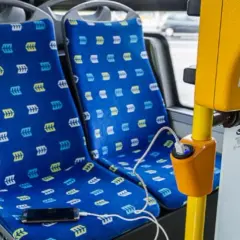 Czy w autokarach są gniazdka? Sprawdź, zanim wyruszysz w podróż