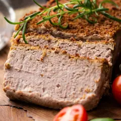 Pyszny pasztet z ziołami i pomidorkami. Czy pasztet można jeść w piątek? Oczywiście, że tak!