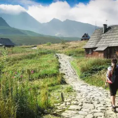 Polskie góry gdzie znaleźć najpiękniejsze szlaki i atrakcje