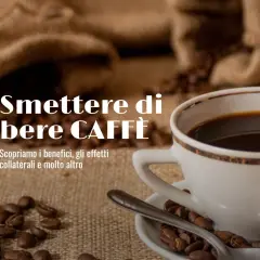 Tazza di caffè nero, chicchi sparsi e sacchi di juta. Scopri le 7 buone ragioni per smettere di bere caffè e i suoi benefici.