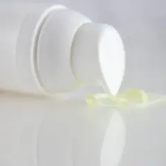 Crema con retinol puro de La Luz, ideal para rejuvenecer tu piel. Descubre para qué sirve el retinol y luce un cutis radiante.