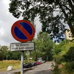 Jakie znaki drogowe nie obowiązują niepełnosprawnych – poznaj swoje prawa