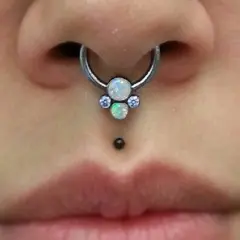 Czy piercing boli? Prawda o bólu i jak go zminimalizować!