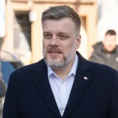 Ile zarabia Adrian Zandberg? Zaskakujące fakty o jego pensji