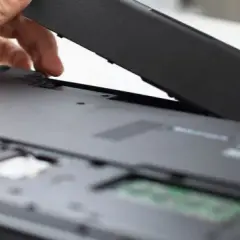 Gdzie jest bateria w laptopie Acer? Odkryj łatwe sposoby na jej wymianę
