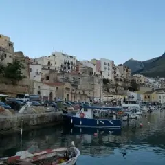 Gdzie zjeść w Castellammare del Golfo? Najlepsze restauracje i smaki
