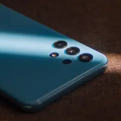 Samsung A32 recenzja - czy warto kupić ten smartfon 4G lub 5G?