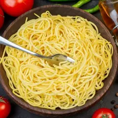 Jak długo gotować makaron spaghetti, aby uniknąć rozgotowania?