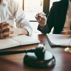 Otwarcie testamentu w sądzie i co dalej – krok po kroku do spadku