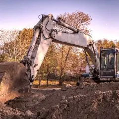 Jaką ziemię na podniesienie terenu wybrać, aby uniknąć problemów?