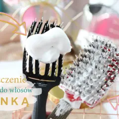 Pianka do czyszczenia szczotki do włosów z kurzu. Dwie szczotki pokryte pianką, jedna czarna, druga z czerwonymi elementami.