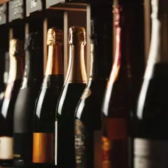 Ile alkoholu legalnie przywieziesz do Polski? Limity UE i spoza