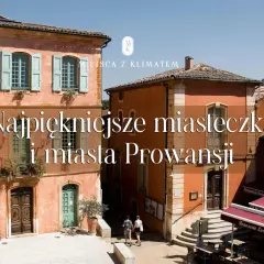 Urokliwe kamienice w **prowansja miasta** z zielonymi okiennicami i drzwiami. W tle restauracja z markizami.