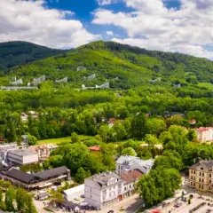 Ustroń: Co zwiedzić? Odkryj góry, atrakcje i uzdrowiskowy klimat