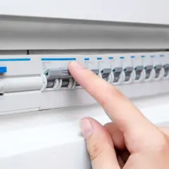 Rodzaje złącz - Jakie są rodzaje bezpieczników elektrycznych?