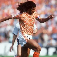 Ruud Gullit jak oglądać piłkę nożną – odkryj tajniki strategii gry