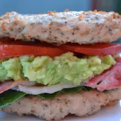 Perfekcyjny burger z piekarnika: Jak odgrzać bez wysuszania?