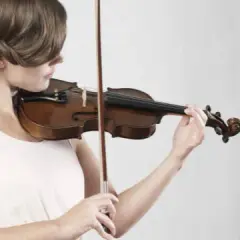 Czy gra na skrzypcach jest trudna? Oto wyzwania, które musisz znać