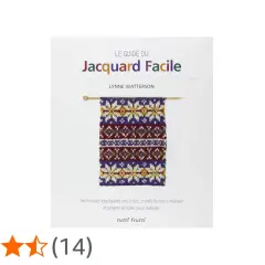 Le livre "Le Guide du Jacquard Facile" présente un échantillon de tissu jacquard aux motifs colorés sur des aiguilles à tricoter.