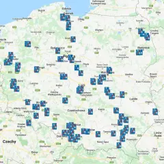 Mapa Polski i okolic z zaznaczonymi miejscami, gdzie są odcinkowe pomiary prędkości.