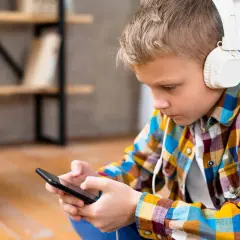 Dziecko uzależnione od telefonu? Skuteczne metody dla rodziców