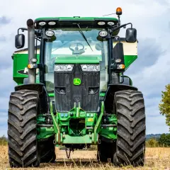 Prawo jazdy kat. T: Koszt 2800-4000+ zł? Pełny poradnik