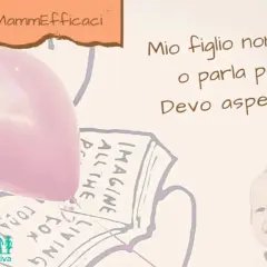 Un bambino di 2 anni non parla o parla poco? La domanda "Mio figlio non parla o parla poco. Devo aspettare?" è posta accanto a un palloncino rosa e un libro aperto.