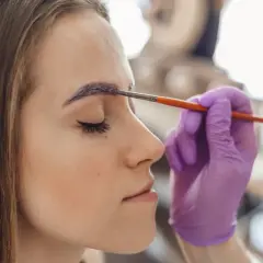 Jak długo utrzymuje się henna pudrowa? Sekrety trwałego efektu