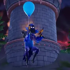 Niebieski ptak z balonem i pistoletami leci na tle wieży. To pewnie urodziny Fortnite!