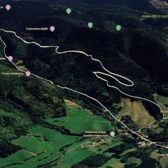 Trasa na Waligórę 936 m n.p.m. prowadzi przez Chatkę Mariankę, Czerwone Skałki i punkty widokowe.