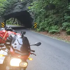 Śląsk na motocyklu: Najlepsze trasy, zakręty i atrakcje