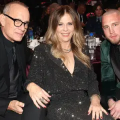 Tom Hanks z żoną Ritą Wilson i synem Chesleyem. Ile dzieci ma Tom Hanks? Czworo.