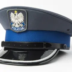 Czapka policyjna jak się nazywa? Odkryj jej historię i znaczenie