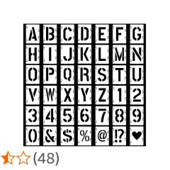 Alphabet et chiffres noirs sur fond blanc, avec la couleur des lettres bien visible. Parfait pour créer des messages personnalisés.