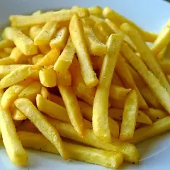 Ile kalorii mają frytki? Liczby, triki i dieta bez wyrzeczeń!